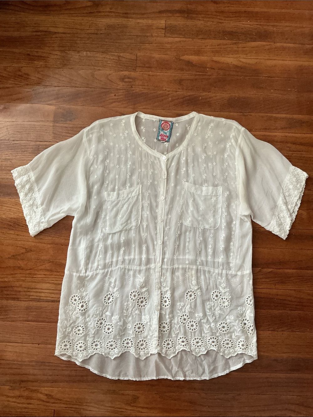 Johnny Was White Embroidered Short Sleeve Peasant Blouse